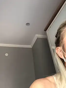 Diamond Bunny  online show from March 2025 09:46:01 AM