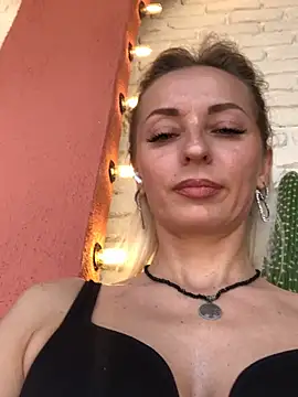 Diamond Bunny  online show from March 2025 12:51:01 PM