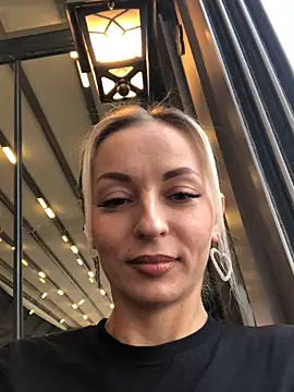 Diamond Bunny  online show from March 2025 03:39:02 PM