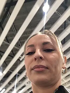 Diamond Bunny  online show from September 2025 04:54:02 PM