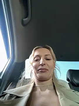 Diamond Bunny  online show from April 2026 02:34:01 PM