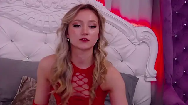 MiaNixan online show from March 2025 08:13:02 AM