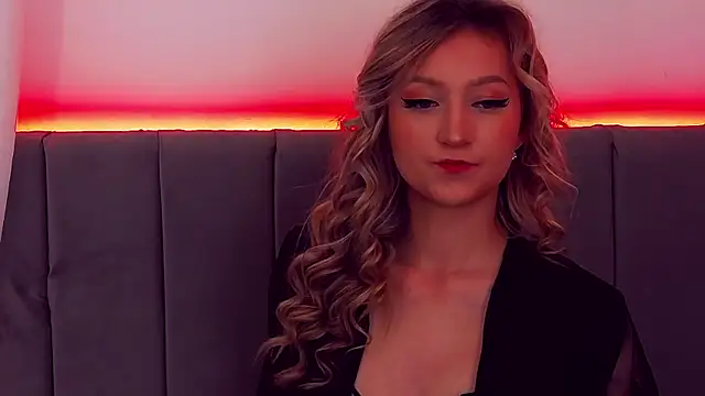 MiaNixan online show from March 2025 12:42:01 AM