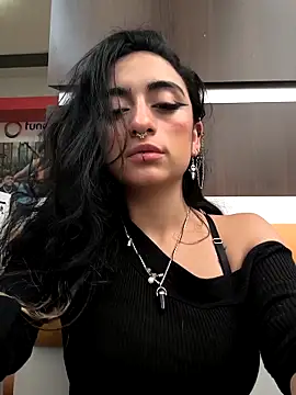 Lila Desiree online show from October 2025 05:02:02 PM