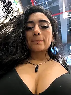 Lila Desiree online show from October 2025 03:35:02 PM