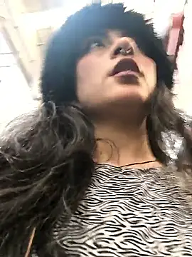 Lila Desiree online show from November 2025 08:22:02 PM