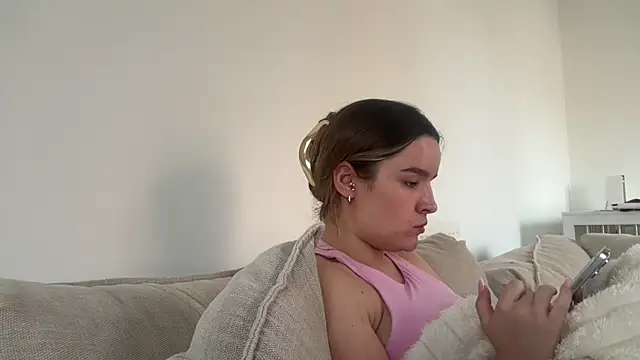 maisiesmithx online show from March 2026 04:12:01 PM