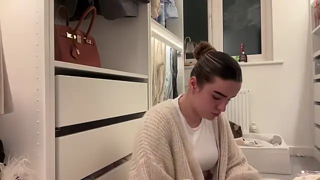 maisiesmithx online show from March 2026 09:25:01 PM