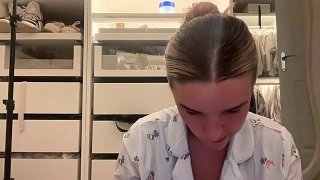 maisiesmithx online show from June 2026 09:30:01 PM