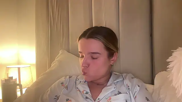 Snapshot of maisiesmithx chatting on July 2026 02:40:01 AM maisiesmithx online show from July 2026 02:40:01 AM