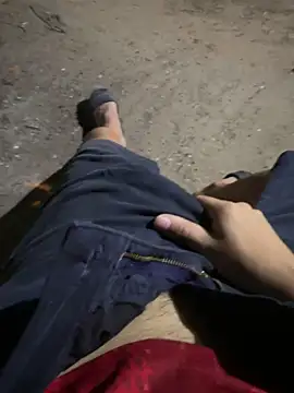 Snapshot of Erick-90 chatting on February 2026 04:44:02 AM Erick-90 online show from February 2026 04:44:02 AM