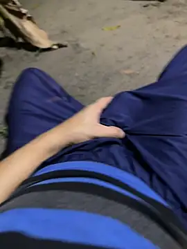 Snapshot of Erick-90 chatting on March 2026 05:31:02 AM Erick-90 online show from March 2026 05:31:02 AM