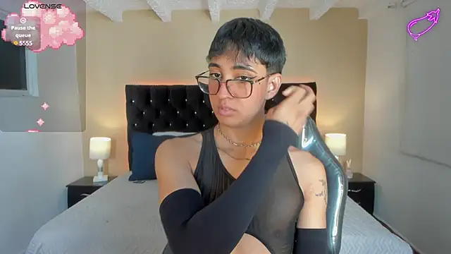 Dark hairy  online show from March 2025 02:01:02 PM