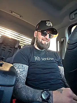 Beardedtattood online show from October 2025 12:34:02 PM