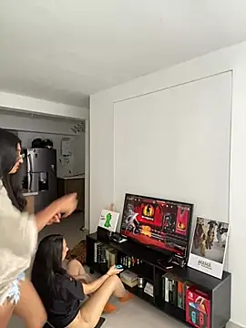 Annie-Hank online show from December 2024 09:34:01 PM