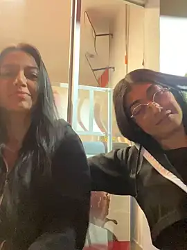 Snapshot of Annie-Hank chatting on January 2025 06:24:02 AM Annie-Hank online show from January 2025 06:24:02 AM