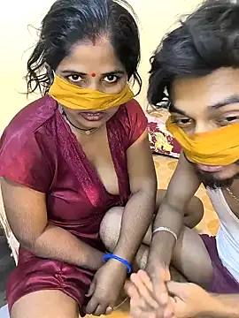 Snapshot of Indian_Lust_Couple chatting on December 2024 10:10:01 PM Indian Lust Couple online show from December 2024 10:10:01 PM