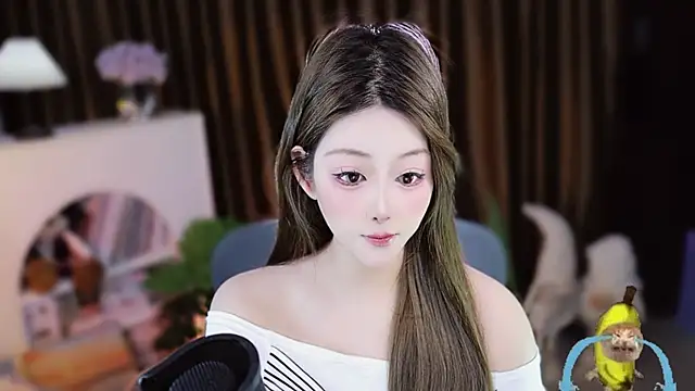 Arwyn-rr online show from April 2026 11:42:02 AM