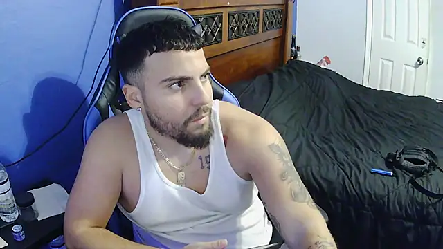 Snapshot of MasterKvn chatting on February 2025 08:01:01 AM MasterKvn online show from February 2025 08:01:01 AM