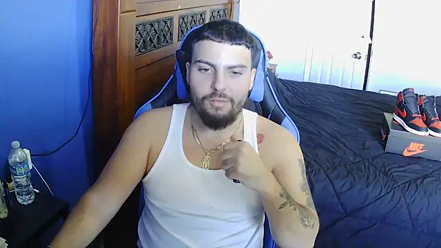 Snapshot of MasterKvn chatting on February 2025 09:43:02 PM MasterKvn online show from February 2025 09:43:02 PM