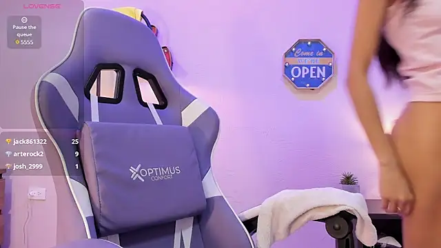 lupeebony online show from January 2025 07:18:01 PM