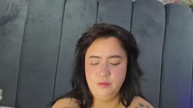 Victoria Rossy online show from April 2026 10:45:02 PM