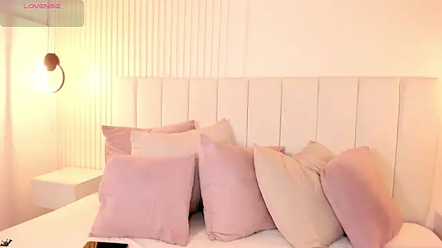 Snapshot of natali_henao chatting on November 2025 09:59:01 PM natali henao online show from November 2025 09:59:01 PM