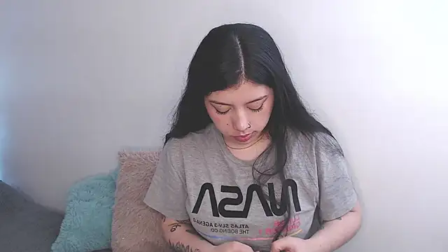 iam emy online show from October 2025 03:01:02 AM