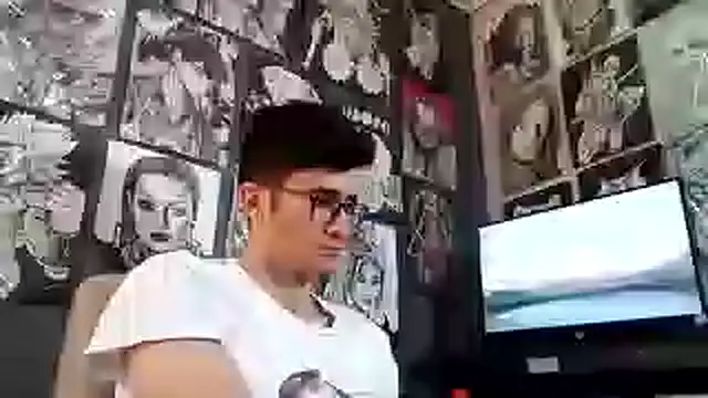 Loggan donnelly online show from December 2025 06:15:01 PM