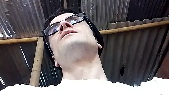 Loggan donnelly online show from December 2025 06:49:02 PM