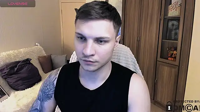 handsome guy01 online show from October 2025 06:01:01 PM