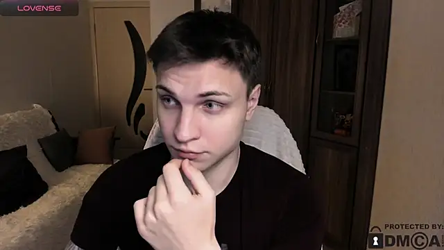 handsome guy01 online show from November 2025 05:56:02 PM