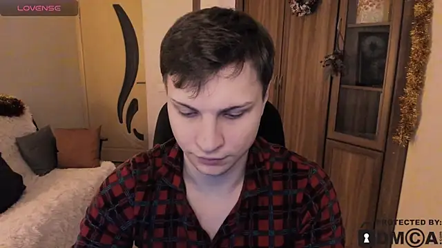 handsome guy01 online show from December 2025 10:03:01 PM