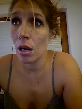 Lenchen  online show from October 2025 08:53:02 PM