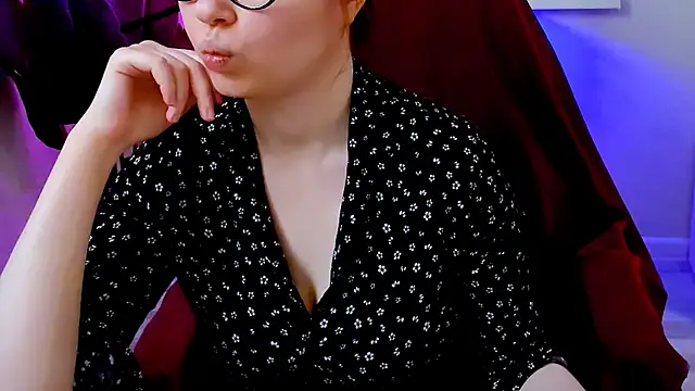 CarolGiggly online show from December 2025 12:40:01 AM