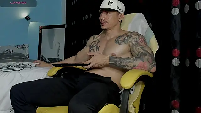 Alex motta online show from September 2025 04:11:02 AM