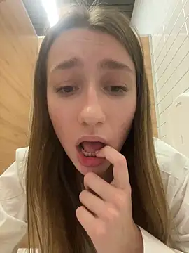 Lia  Love online show from December 2024 04:16:01 PM