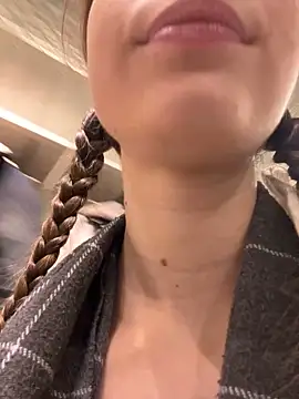 Lia  Love online show from January 2025 01:08:02 PM