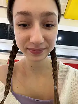 Lia  Love online show from February 2025 12:16:01 PM