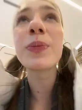 Lia  Love online show from February 2025 04:11:02 PM