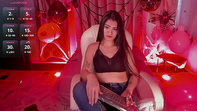 lunaalynch online show from October 2025 08:41:02 PM