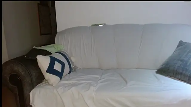 Vanessa Aniston online show from April 2026 05:30:01 AM