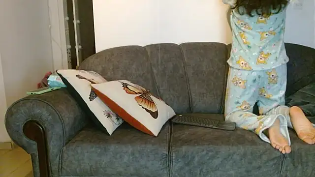 Vanessa Aniston online show from April 2026 02:14:01 AM