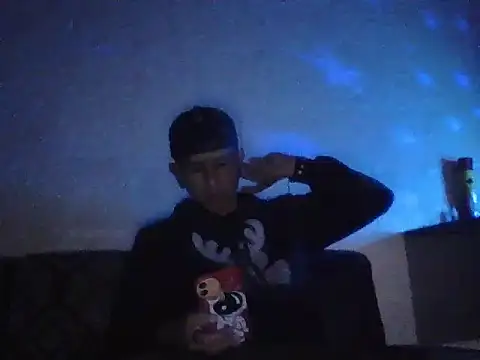 oiram27 online show from December 2025 12:57:02 PM