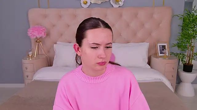 milaleoneli online show from March 2025 12:37:02 PM