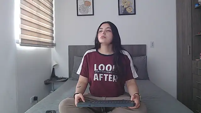 Scarlett Jazmin online show from May 2026 02:25:01 PM