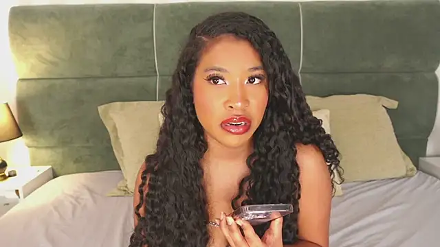 IzzyyBeelmonth online show from March 2025 11:03:01 AM