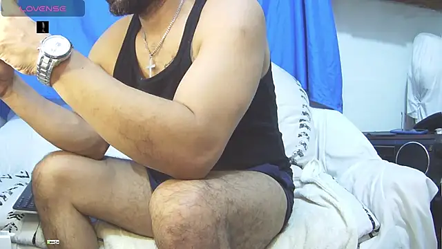 Snapshot of bruce_bigg chatting on June 2026 12:59:01 PM bruce bigg online show from June 2026 12:59:01 PM