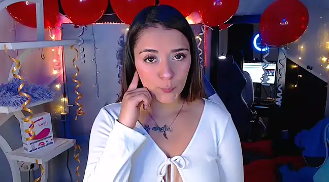 Snapshot of Samanta_james19 chatting on February 2025 06:48:02 PM Samanta james19 online show from February 2025 06:48:02 PM