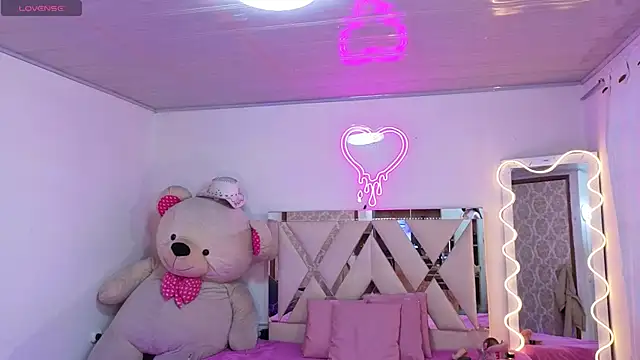 Jazmin tay online show from December 2025 11:48:01 AM